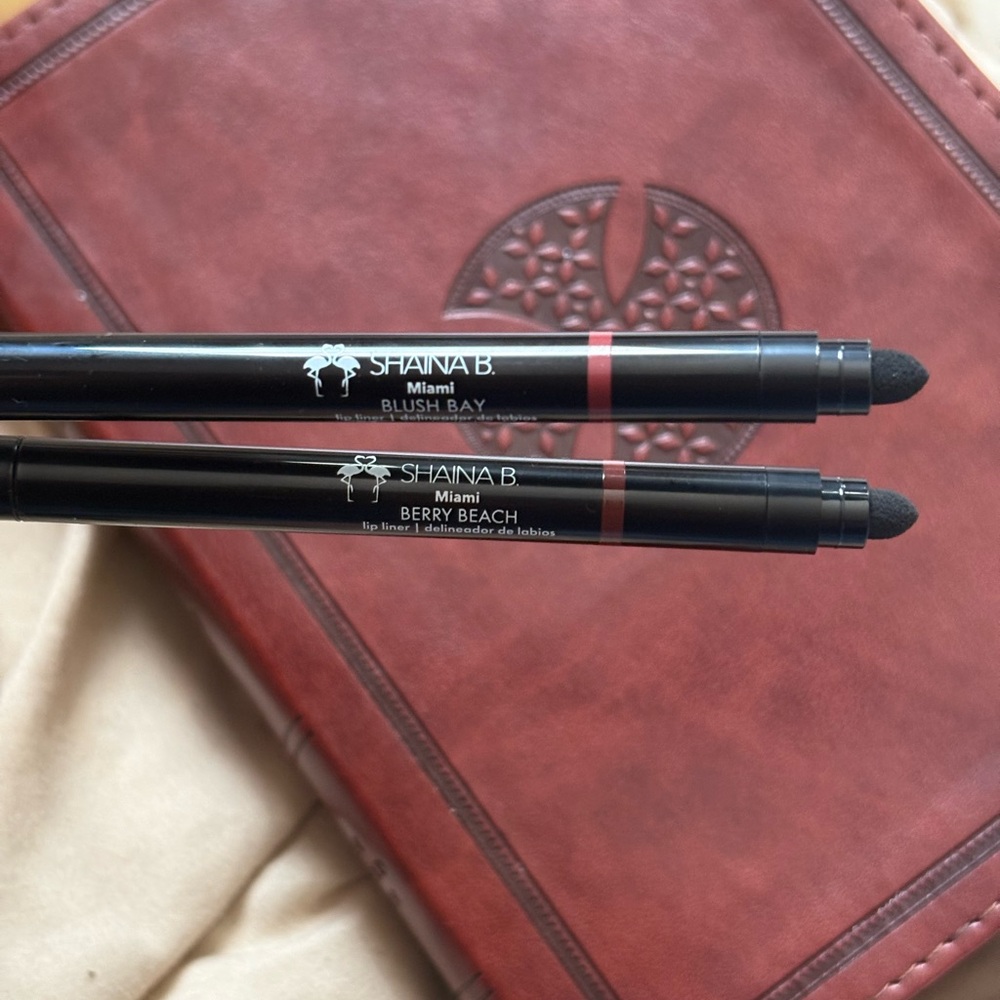 lip liners - Picture 3 of 3
